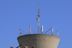 Antenne-relais sur le château d'eau de Raphèle