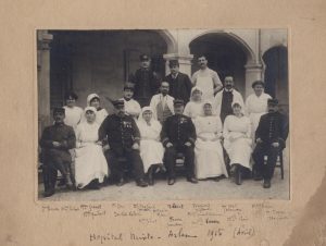 L'équipe médiacale de l'hôpital mixte, avril 1915