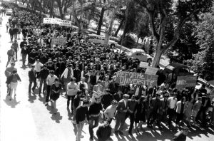 Cortège des manifestants qui empruntent la montée Vauban le 13 mai 1968. Photo Charles Farine
